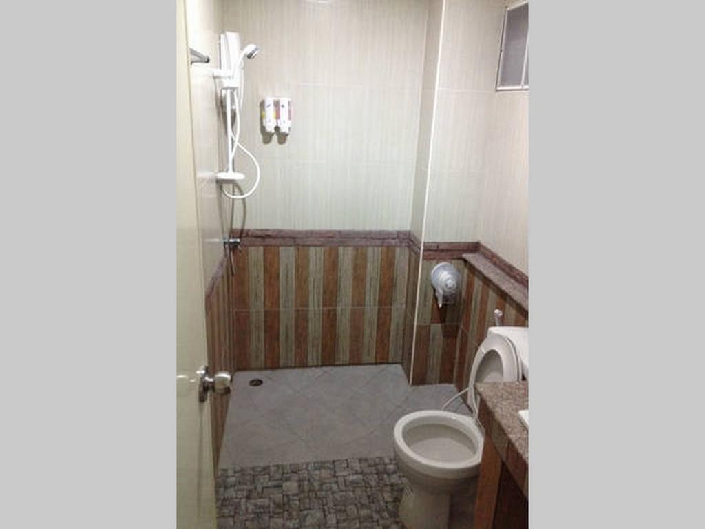 Kanda Guesthouse Си Рача Екстериор снимка