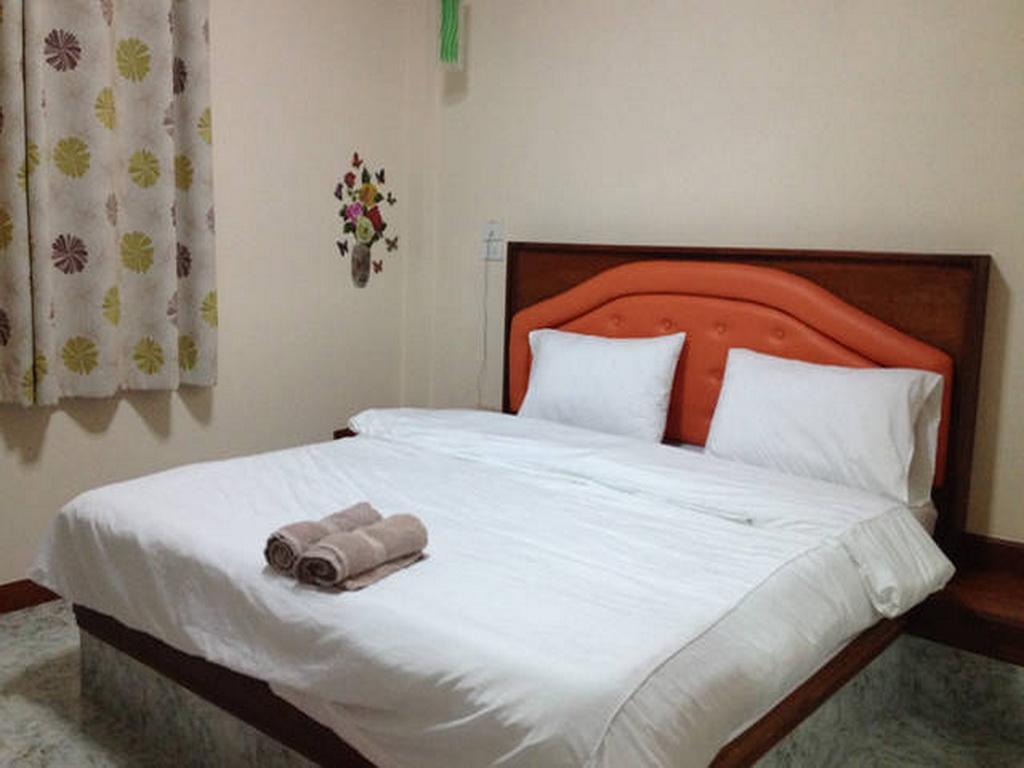 Kanda Guesthouse Си Рача Екстериор снимка